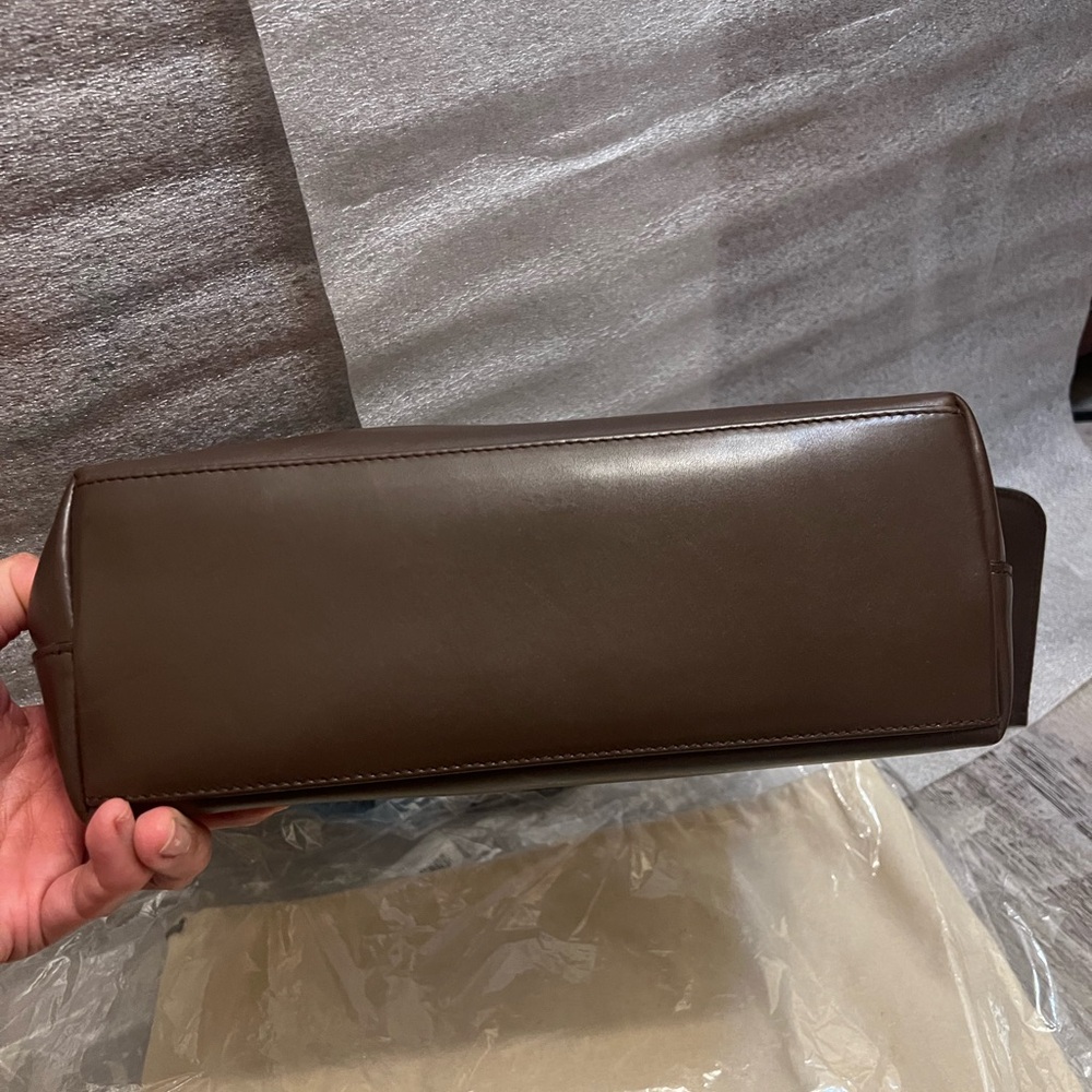SOLD-SOLD- Gucci Brown Handbag with Black Bamboo Handle - Picture 5 of 14